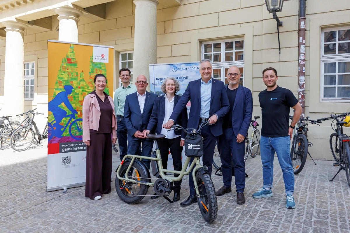 Pressebild: Startschuss für die Aktion STADTRADELN und die regensburger radlwochen
