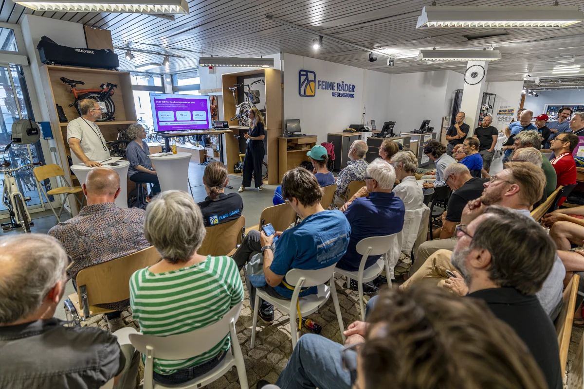 Das Thema bewegt. Zwischen den Vorträgen und in der anschließenden Diskussion entstand ein lebhafter Austausch mit unterschiedlichen Erfahrungen, Erwartungen und Blickwinkeln.